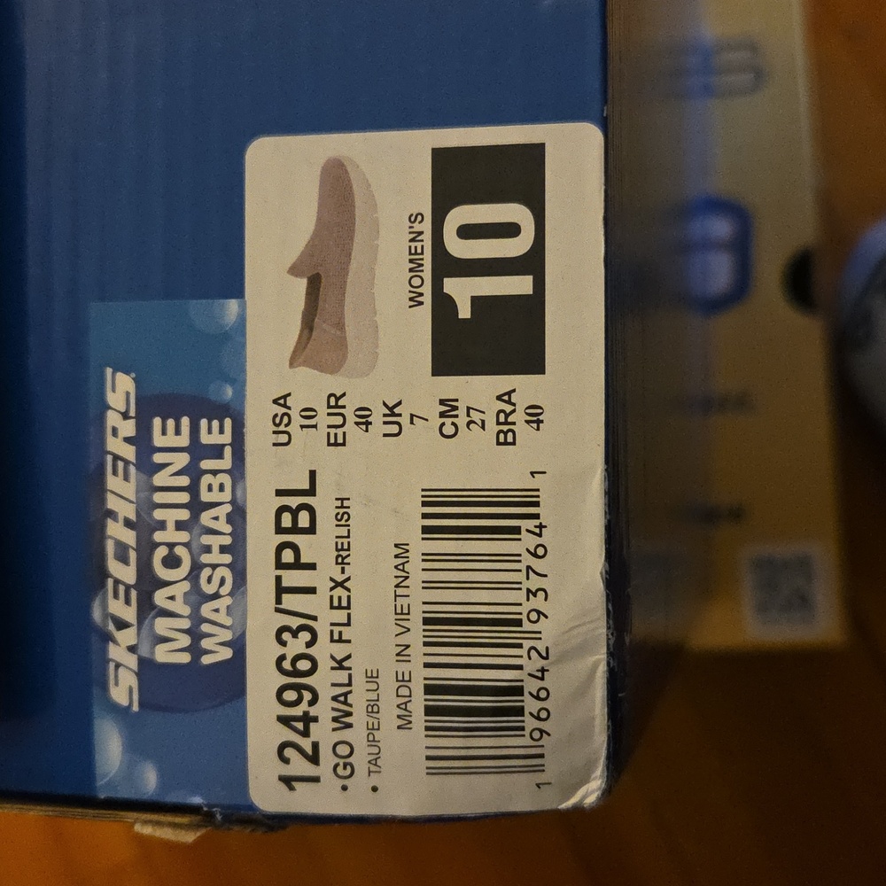 Skechers Womans Like NEW Hands Free Slip-On Sneaker in Light Taupe - Picture 6 of 7